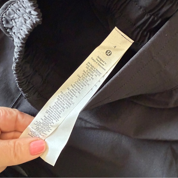Lululemon 4 black hotty hot active skort skirt w/ shorts - Picture 6 of 11